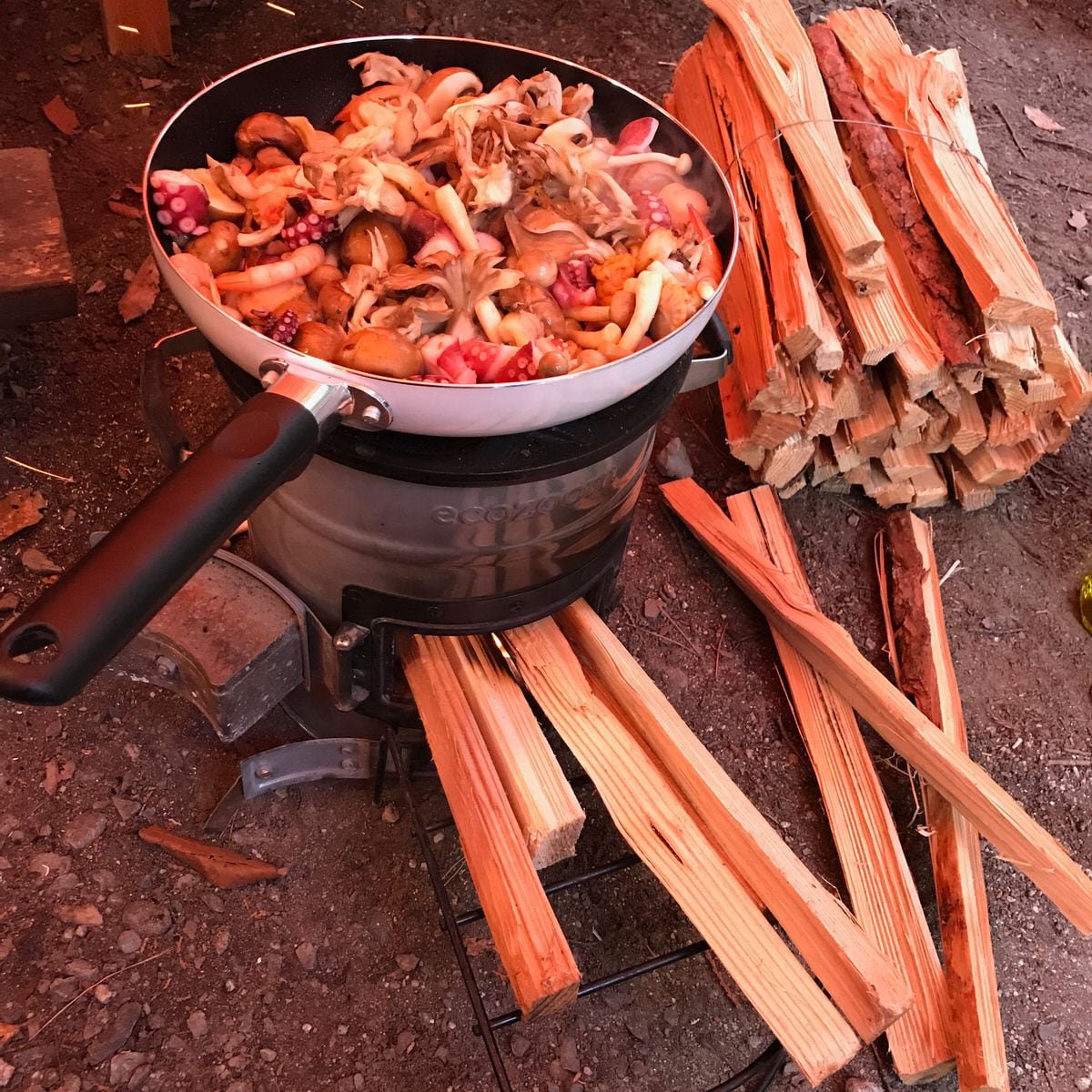 屋外での料理やピザ窯にも