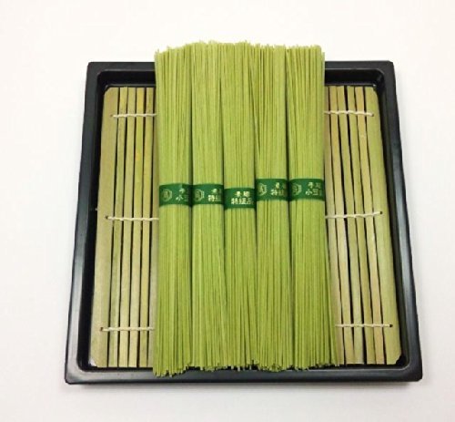 鮮やかな色が特徴のオリーブそうめん