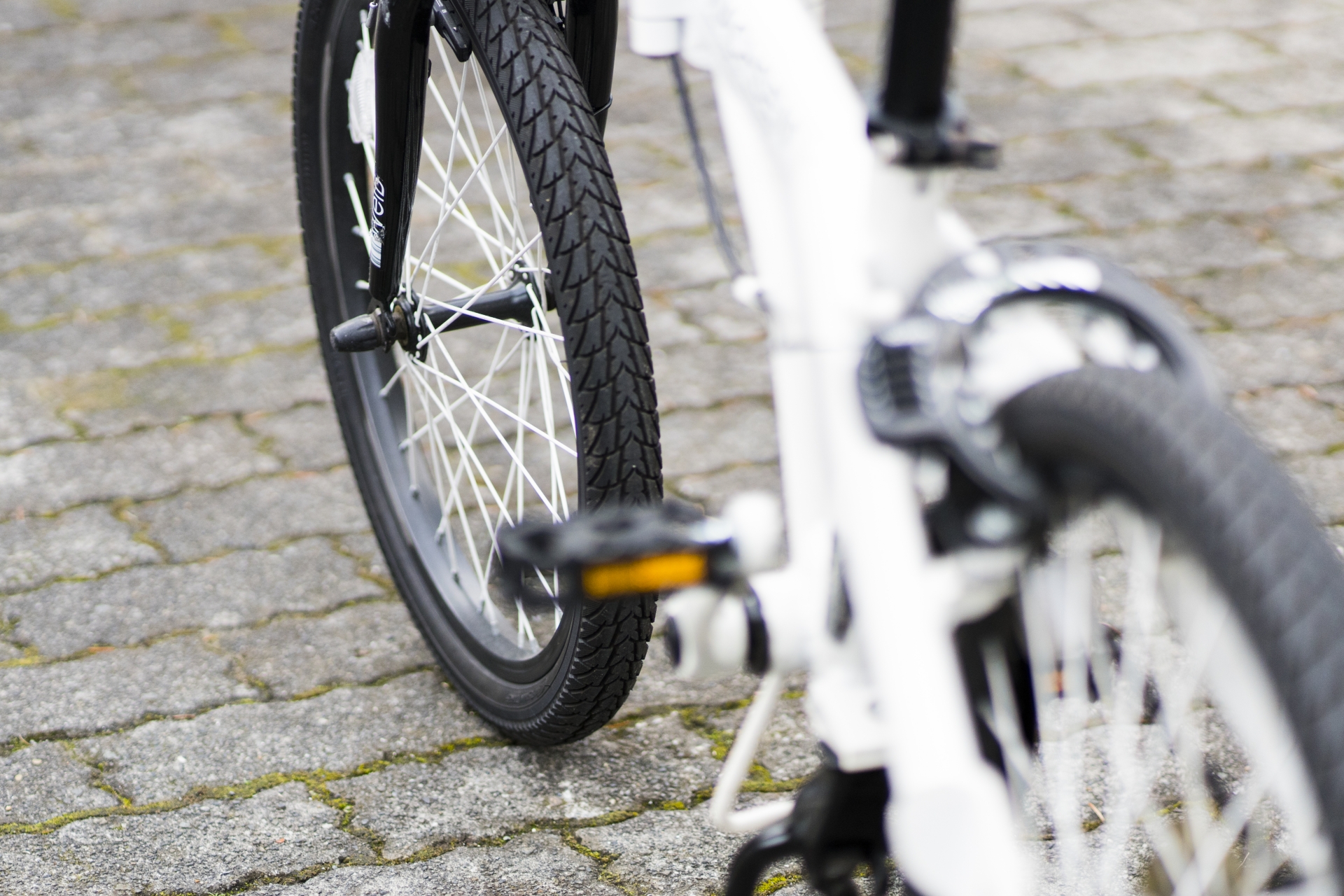 自転車 チューブ サイズ 確認