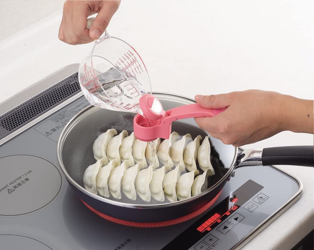 蓋を取らずに小窓から水を差せるタイプ