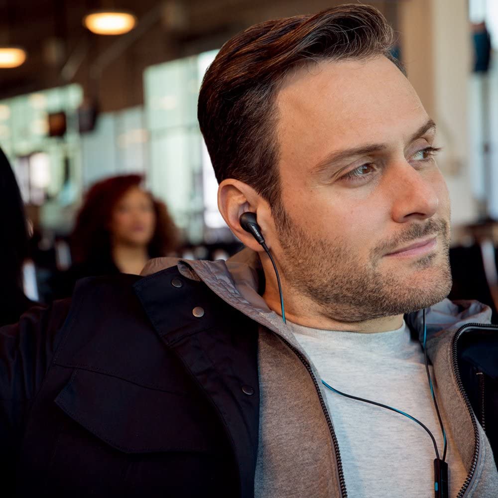 「Bose(ボーズ)」はノイズキャンセリング機能で街中でも音楽を楽しめる