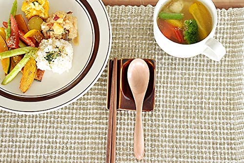 スプーンやフォークも置ける多機能タイプもチェック