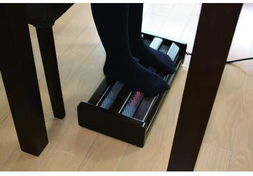 デスク下でも使用しやすい「ヒータータイプ」