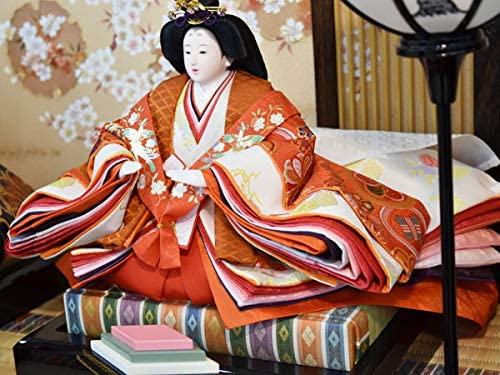 木目込み人形は着崩れにくく飾り付けやすい