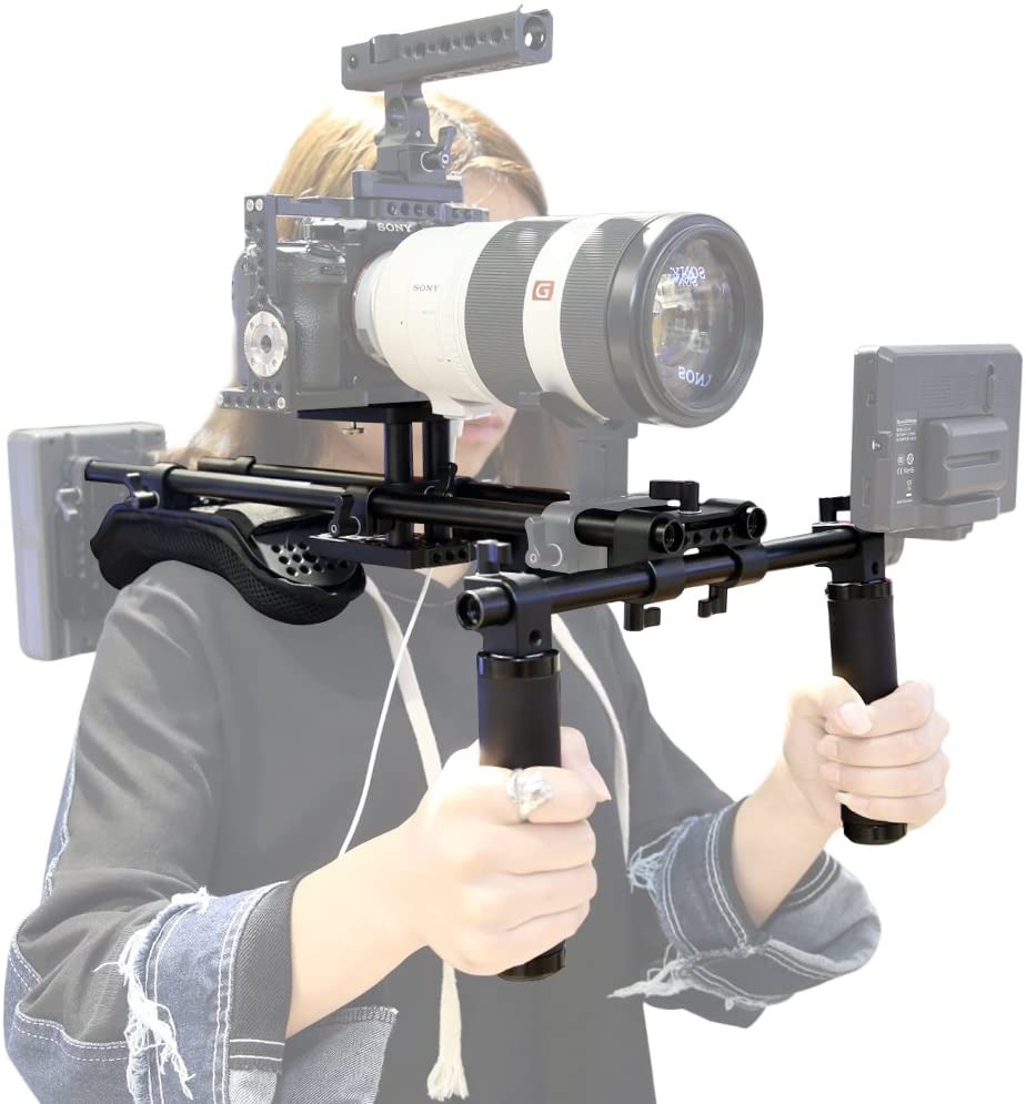 動きのある被写体を撮影しやすい「ショルダーマウント型」