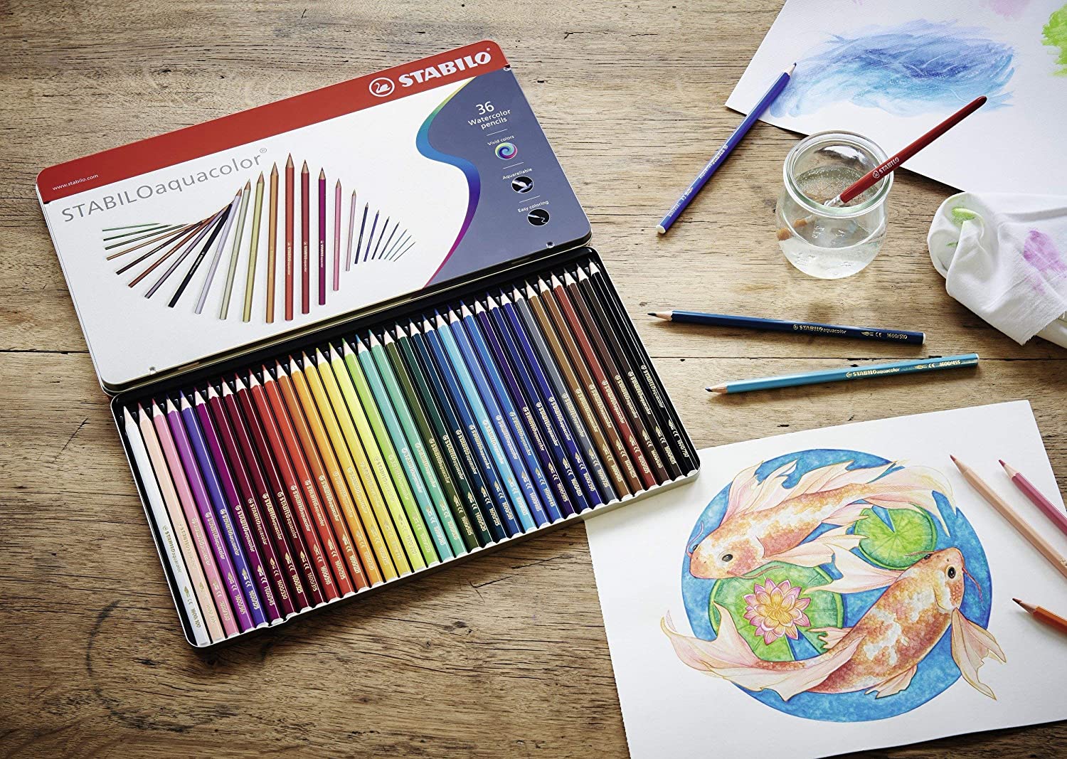 水彩色鉛筆は水彩画のようなタッチを表現できる