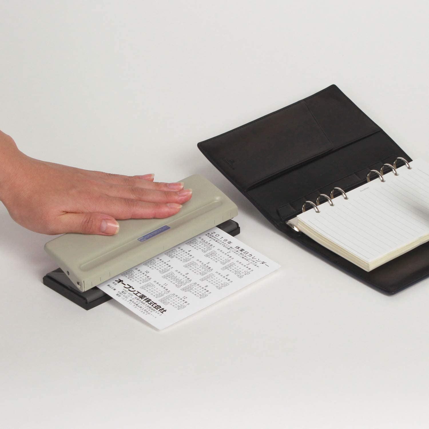 ルーズリーフ・手帳用タイプはノートや資料をまとめる際に便利