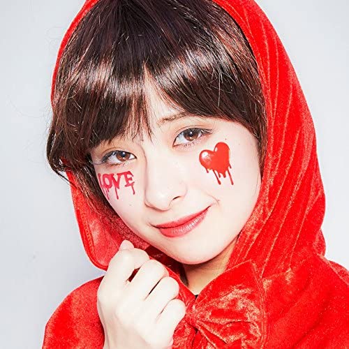 シールタイプは顔や体に貼るだけで楽しめる