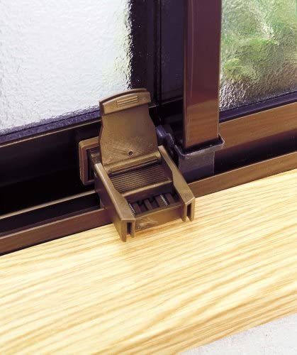 補助錠タイプは網戸や窓に取り付けて事故を防止
