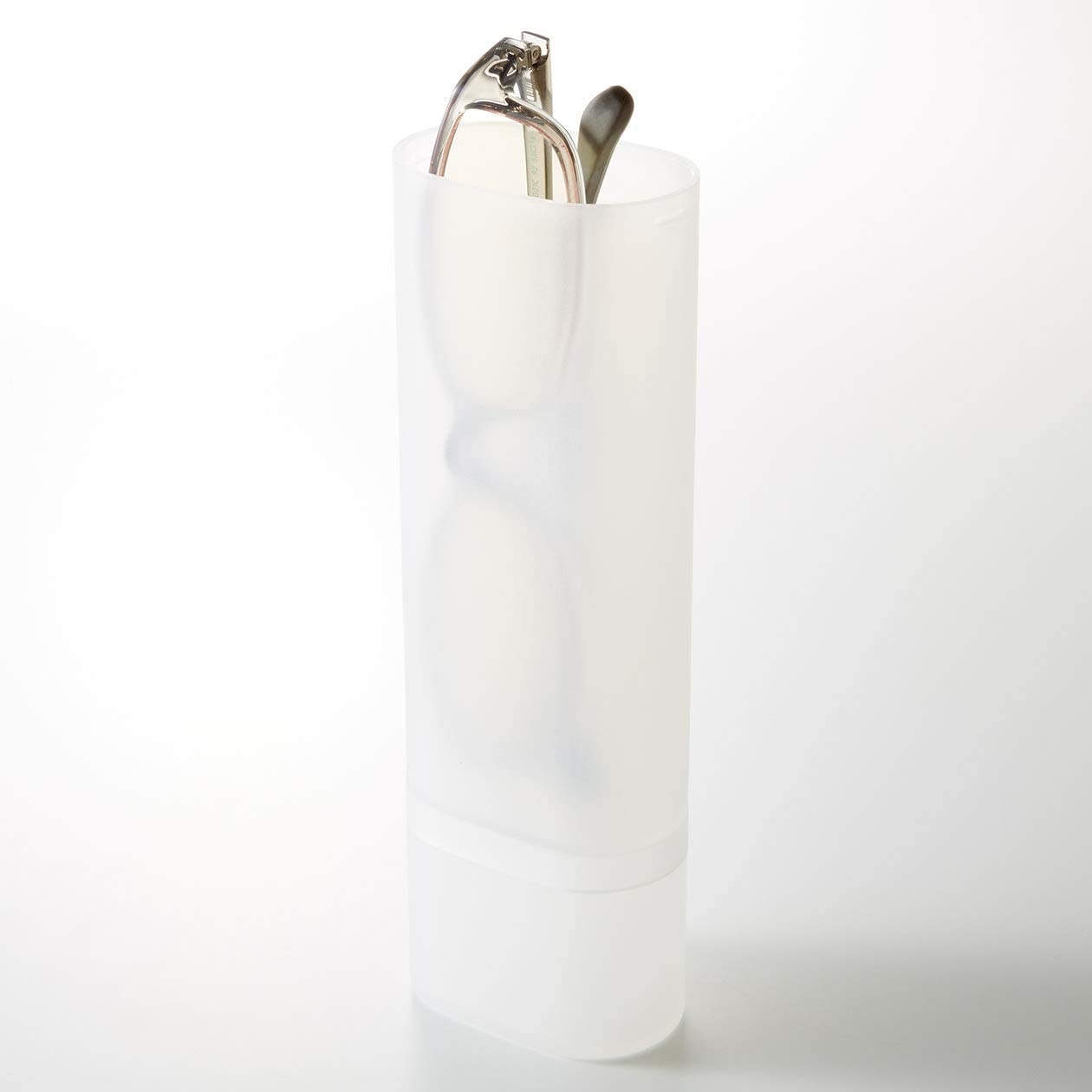 アクリル・プラスチック製：水濡れに強く水回りにも置きやすい