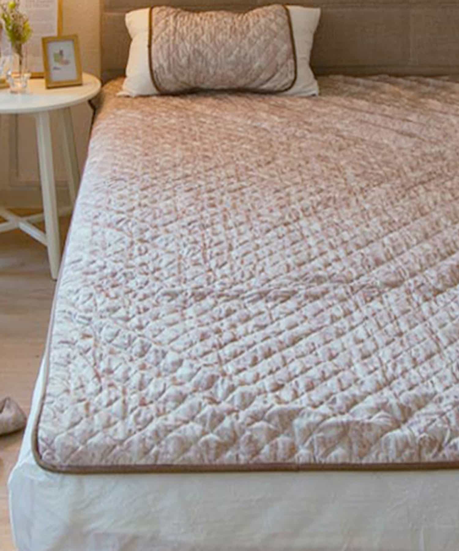 定番の寝具！「接触冷感枕パッド」と「接触冷感敷きパッド」
